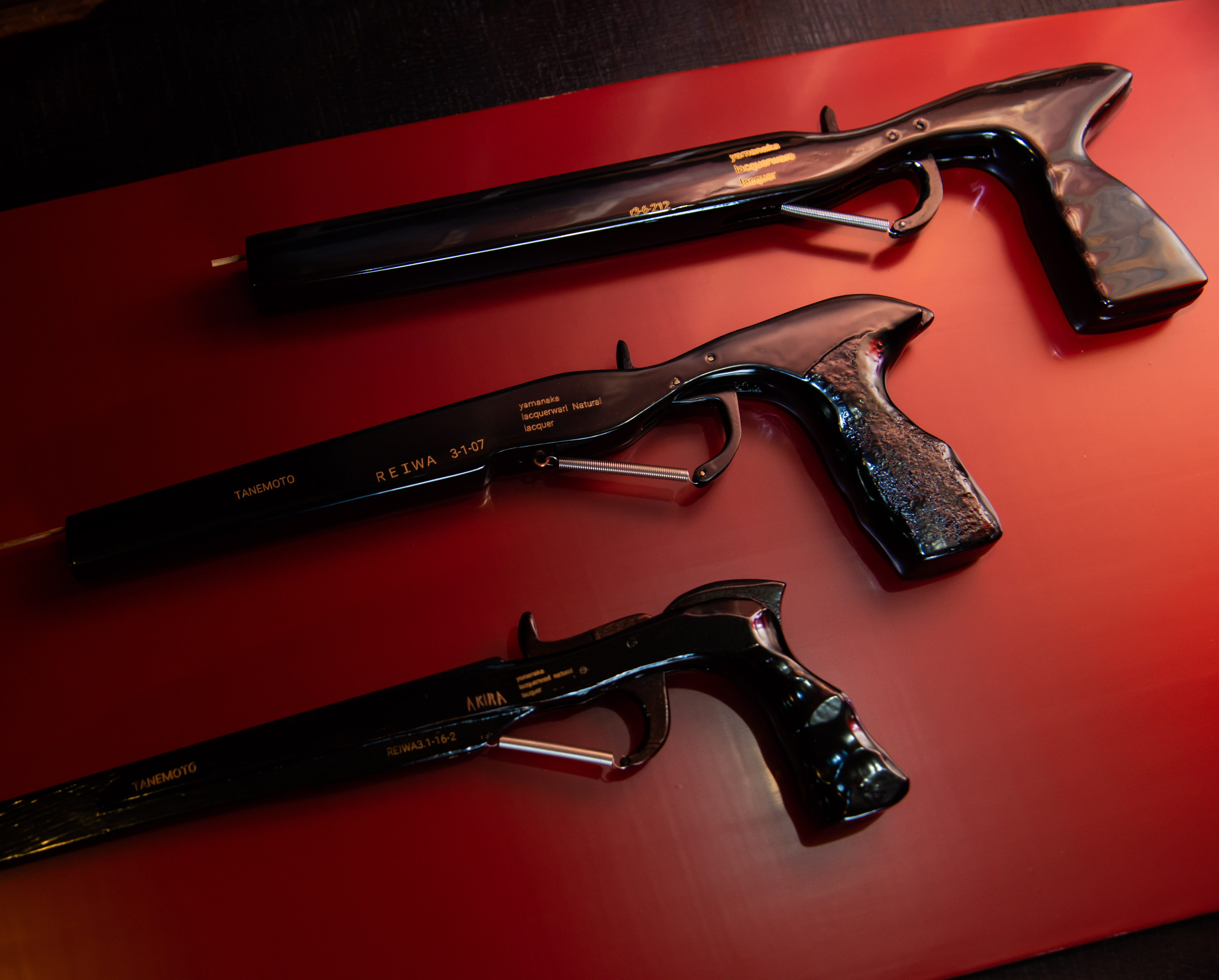 天然漆塗オリジナルゴム銃 | 漆器工芸種本章 天然漆塗オリジナルゴム銃 